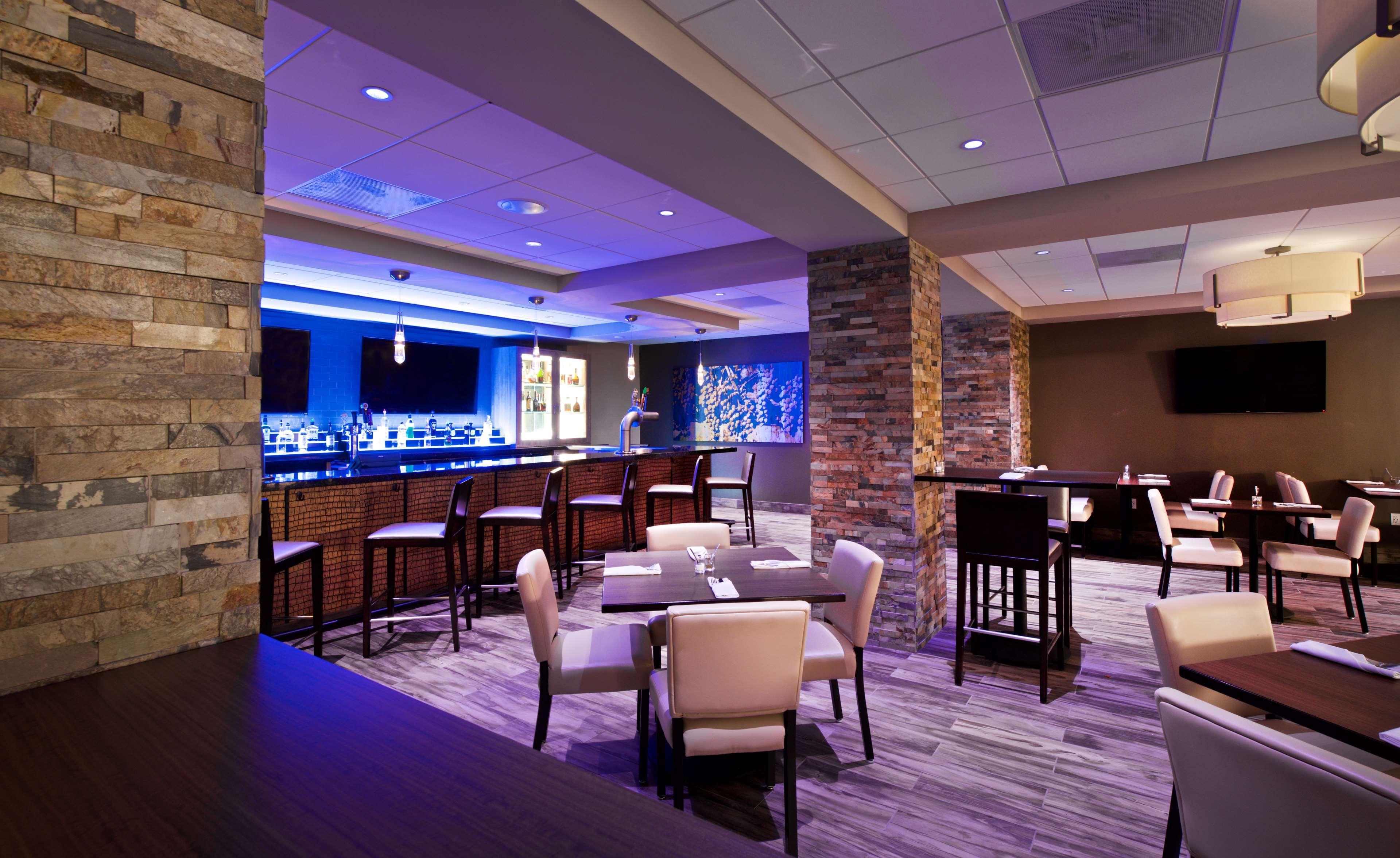 Embassy Suites By Hilton Portland Tigard Exterior photo