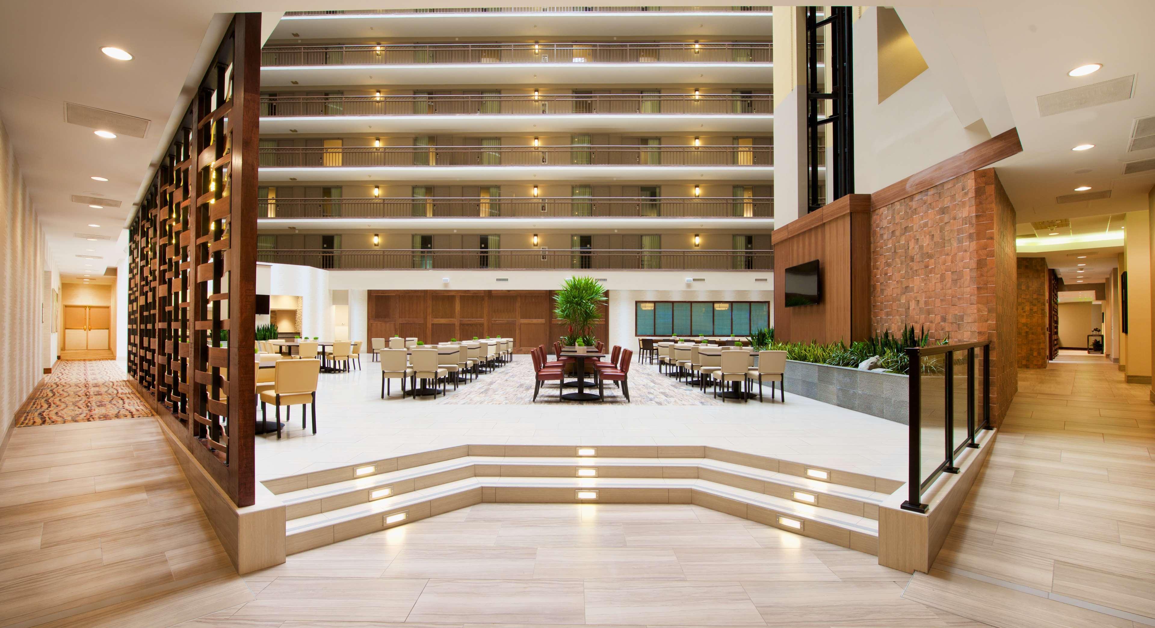 Embassy Suites By Hilton Portland Tigard Exterior photo
