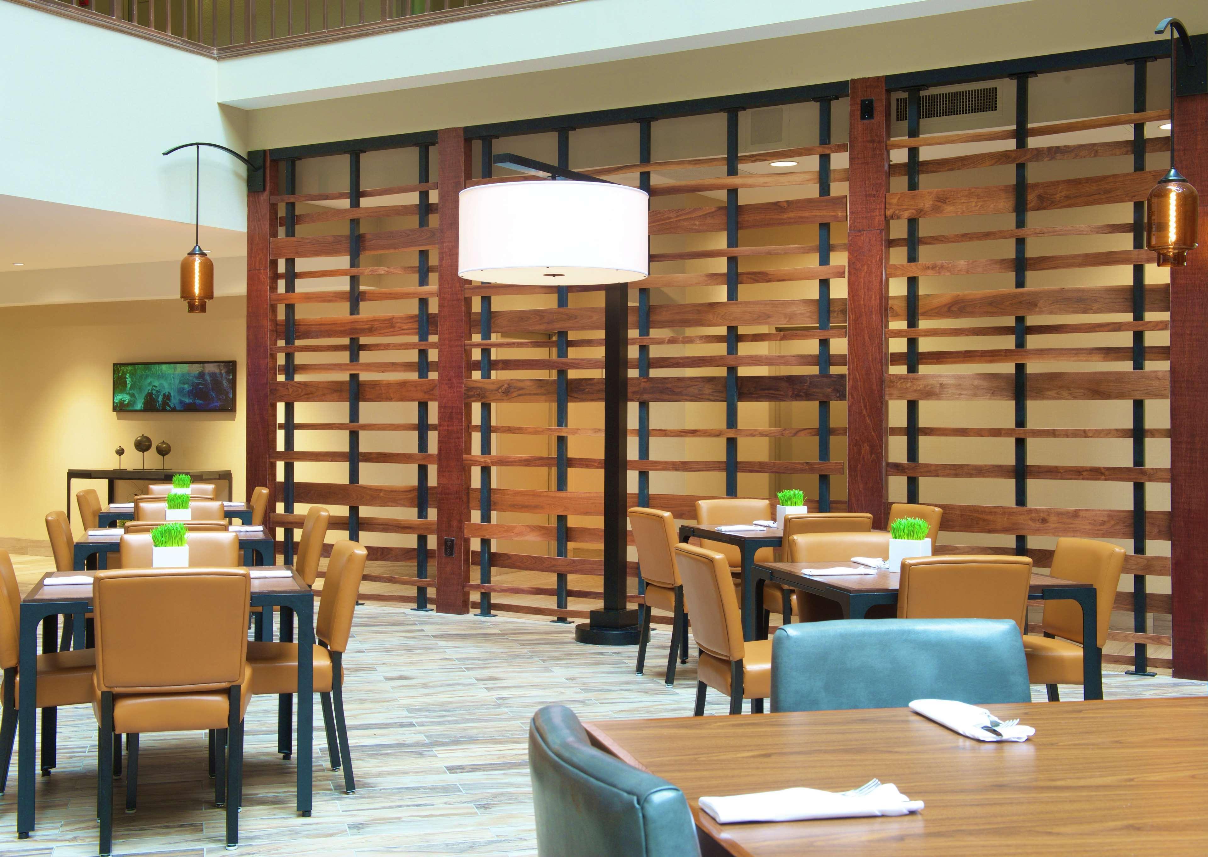 Embassy Suites By Hilton Portland Tigard Exterior photo