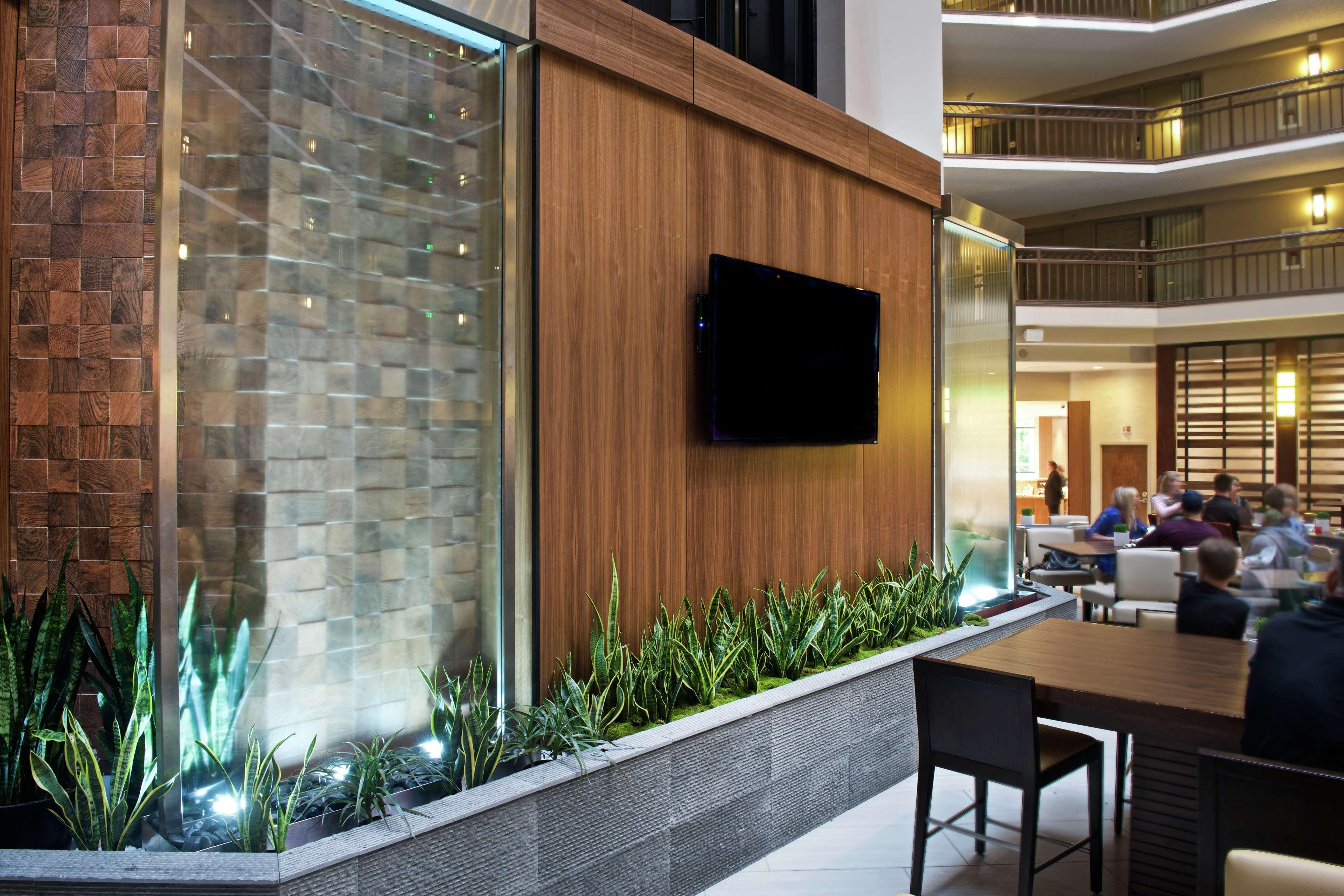 Embassy Suites By Hilton Portland Tigard Exterior photo