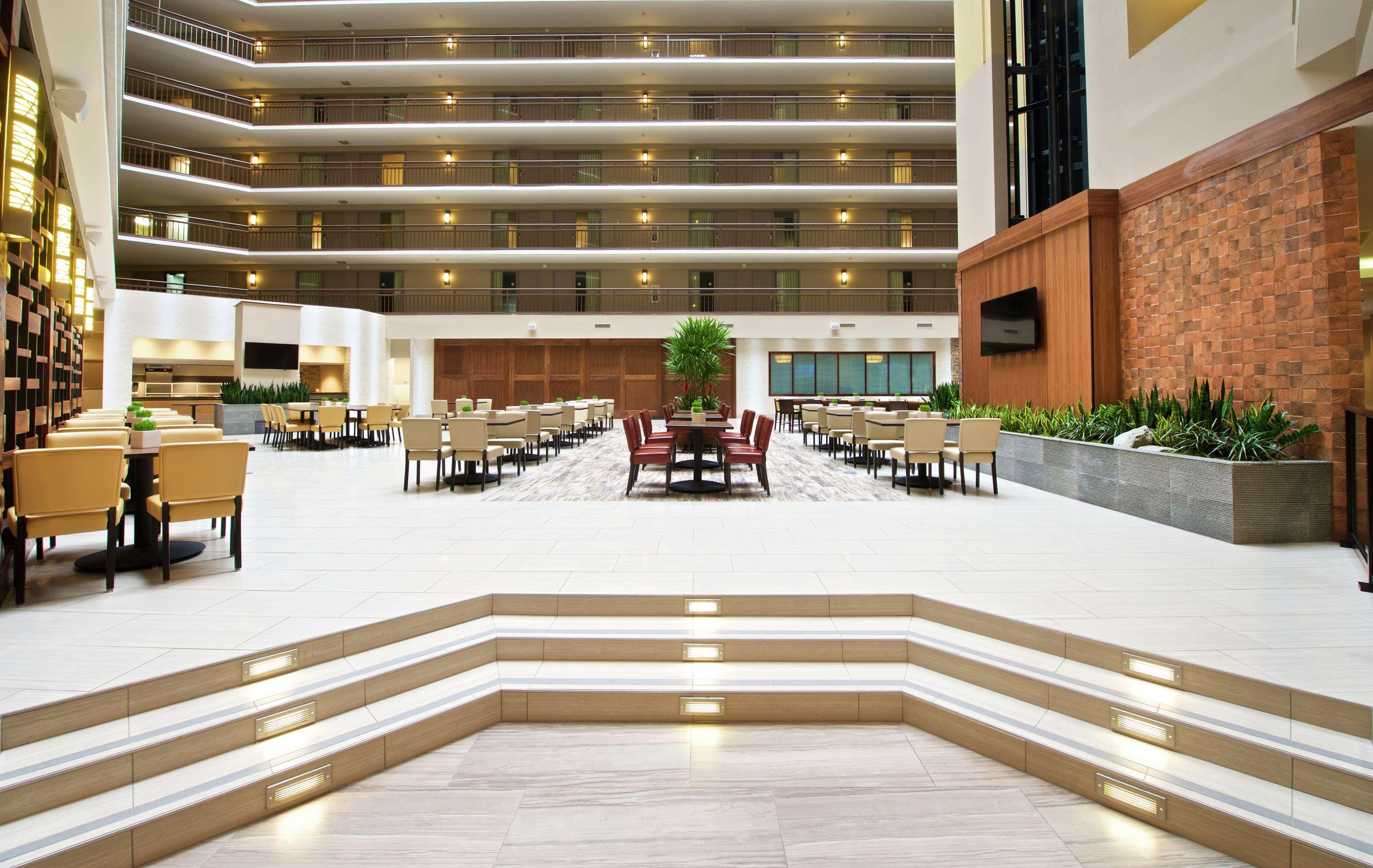 Embassy Suites By Hilton Portland Tigard Exterior photo