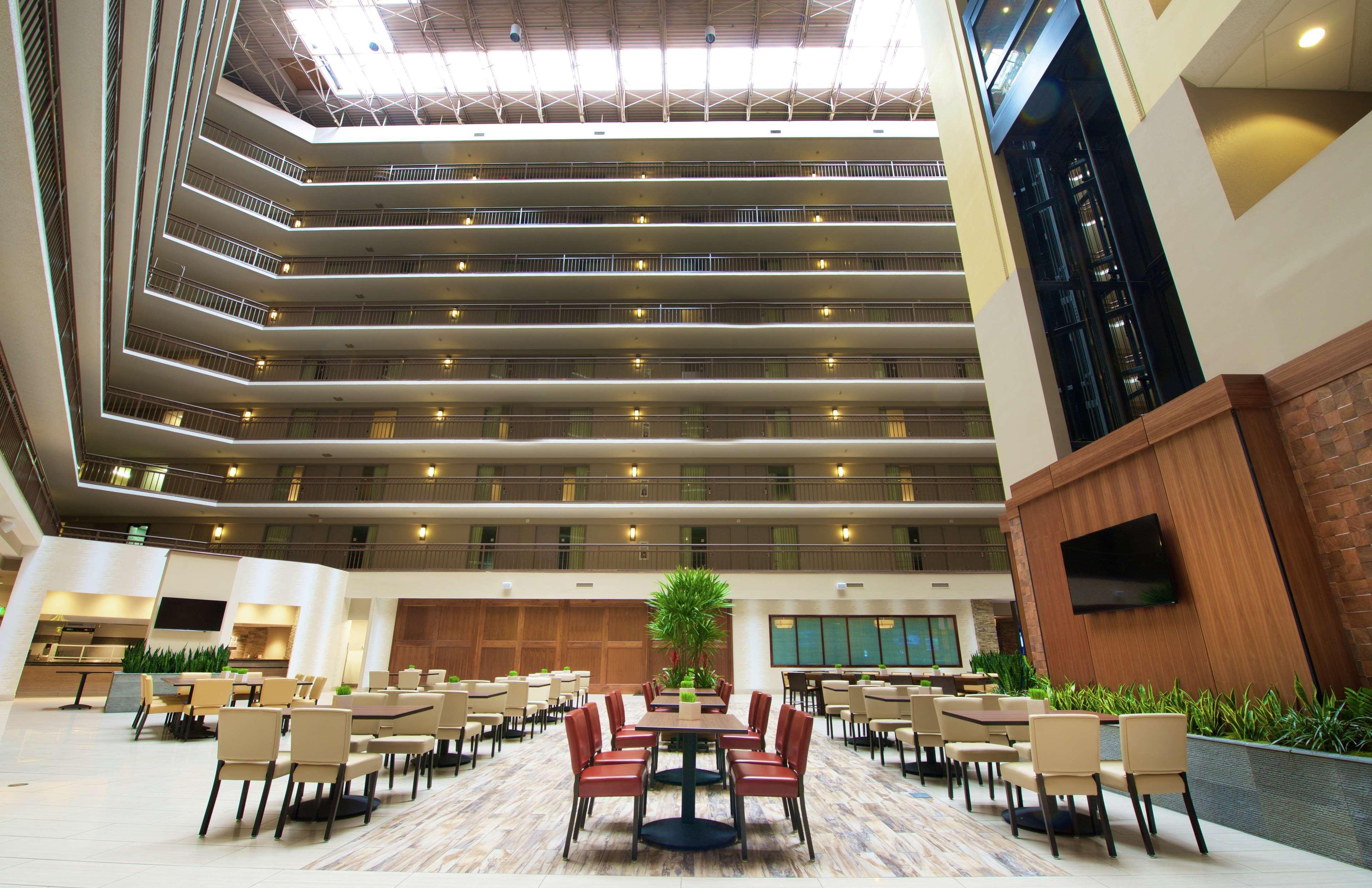 Embassy Suites By Hilton Portland Tigard Exterior photo